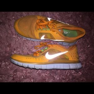 Size 9 women’s Nike’s